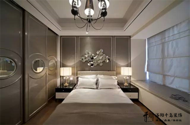 忌陳設(shè)色彩凌亂、搭配不當(dāng)、萬紫千紅