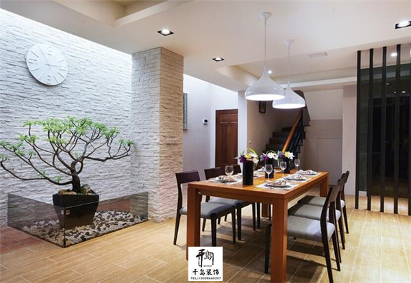 省錢(qián)裝修方法四:做“石墻”