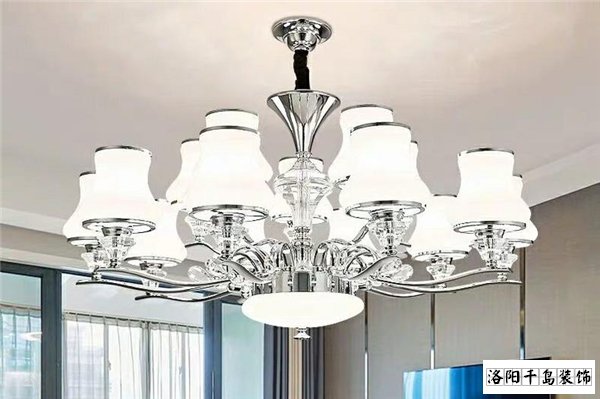 客廳唯美吊燈，牽手溫馨