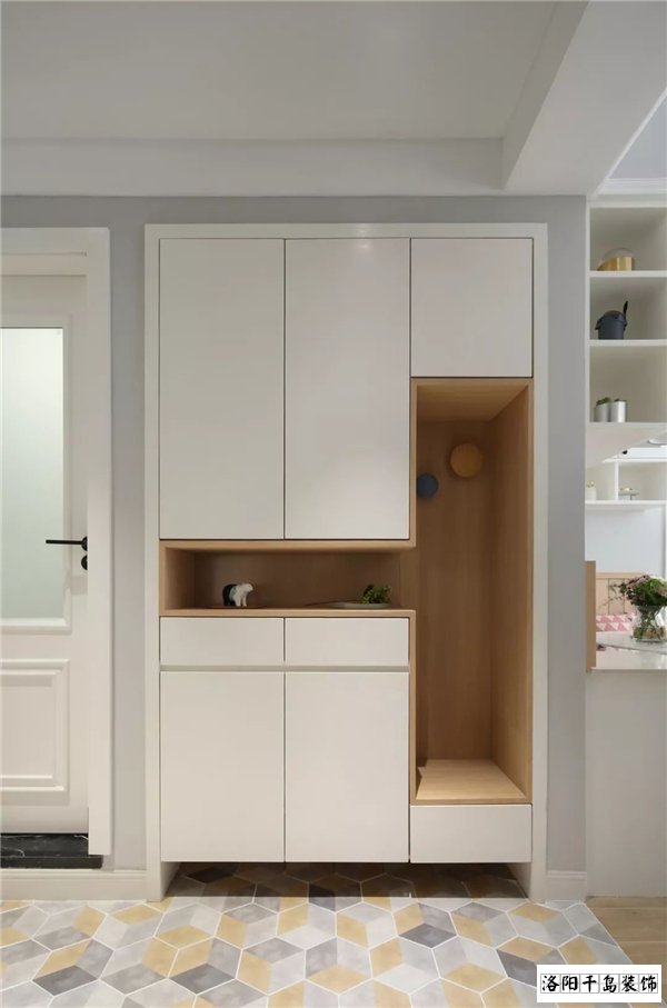 入戶(hù)玄關(guān)鞋柜